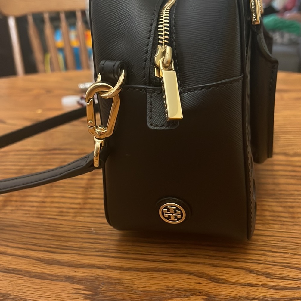 Authentic Tory Burch polkadot crossbody - Picture 2 of 13